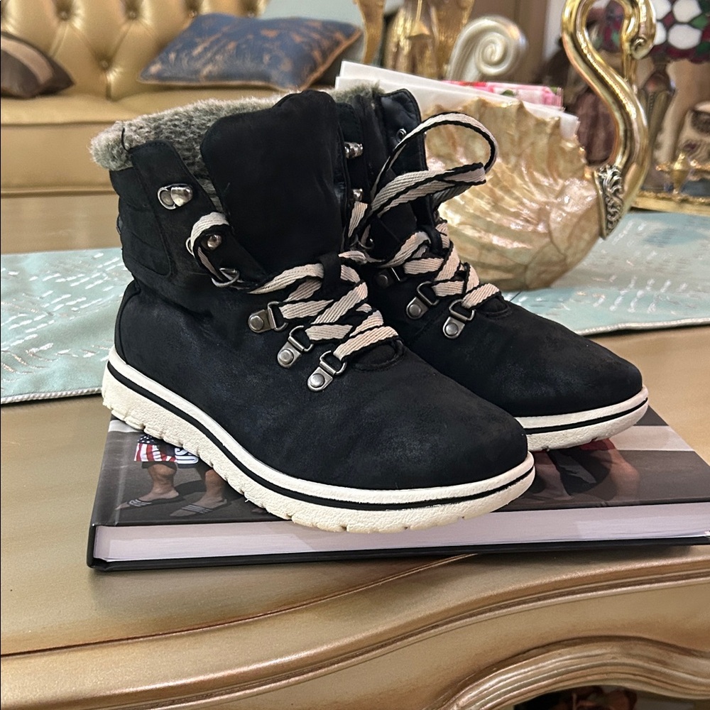 Cliffs by White Mountain Women's Black Winter Boots US 7.5